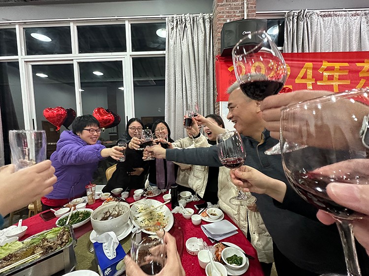 【年會(huì)特輯】“新征程 再出發(fā)”！東科集團(tuán)2024年會(huì)盛典圓滿舉行！
