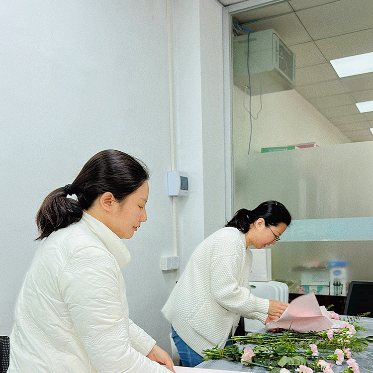三八婦女節(jié)丨祝福所有女人：愿你笑靨如花，一生不減芳華！